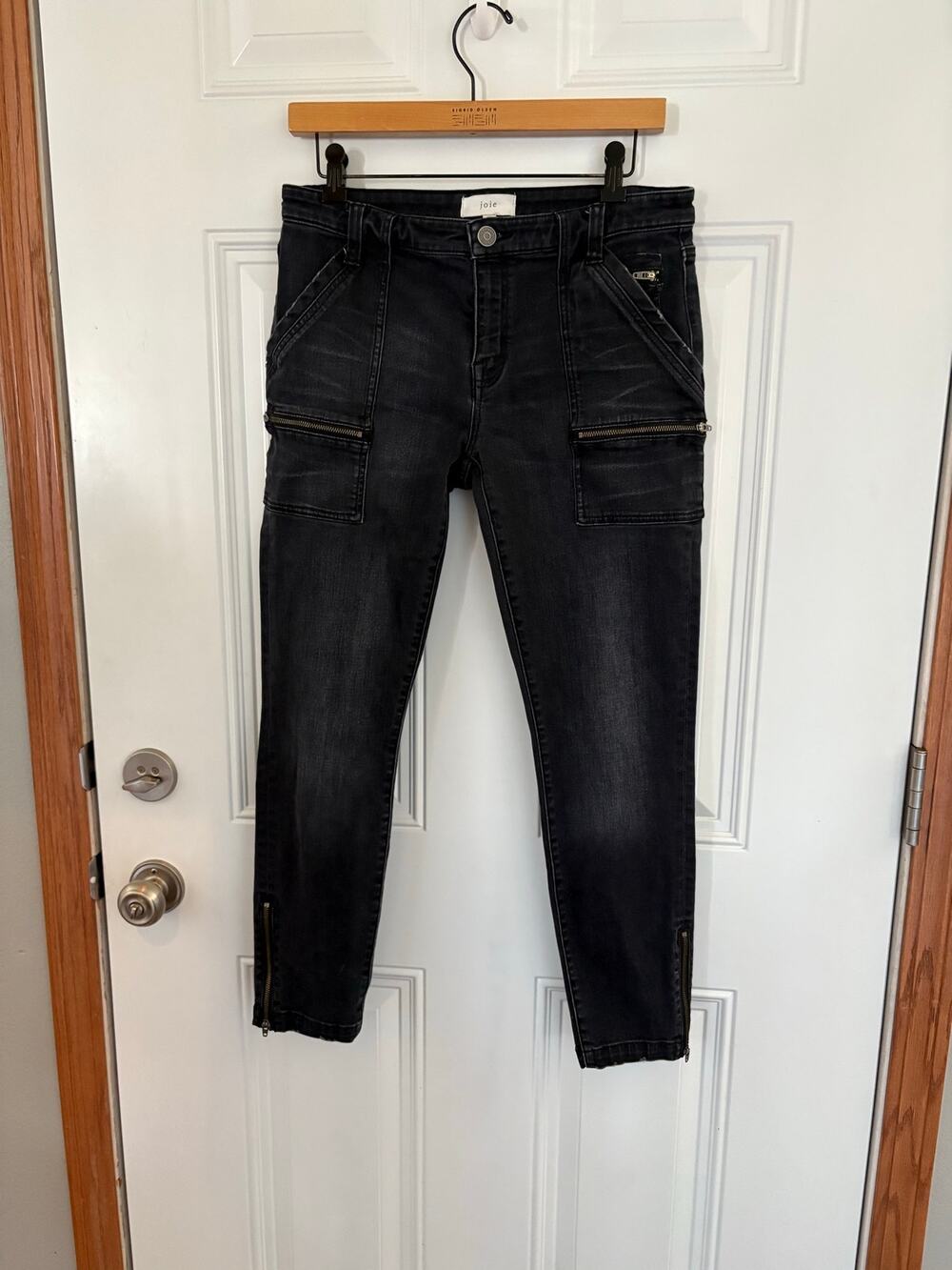 Joie Park Skinny Jeans in a black wash size 29 Women’s (size 8)